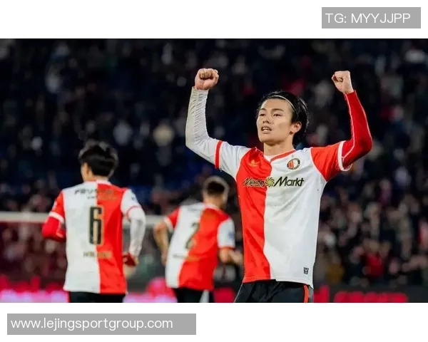 上田绮世状态火热半场梅开二度助力球队领跑荷甲射手榜