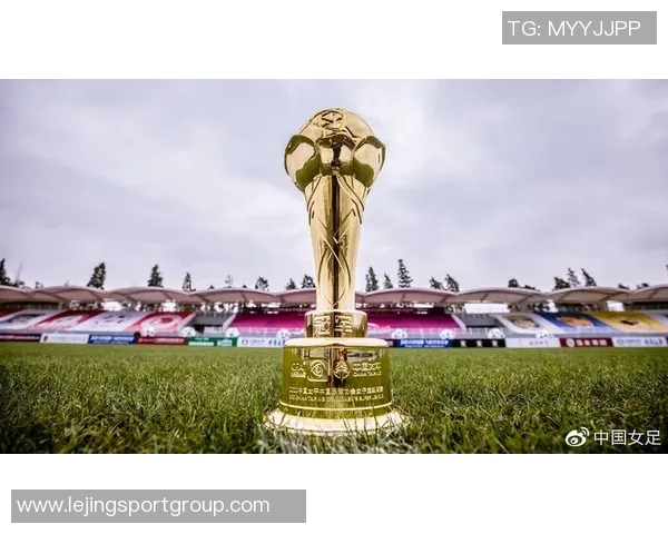 吾米提江：奖杯见证奋斗历程为本赛季联赛画上圆满句号