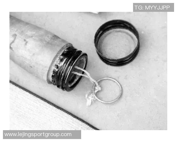 新鹏城手榴弹战术引发混乱三镇防线失误致丢关键进球